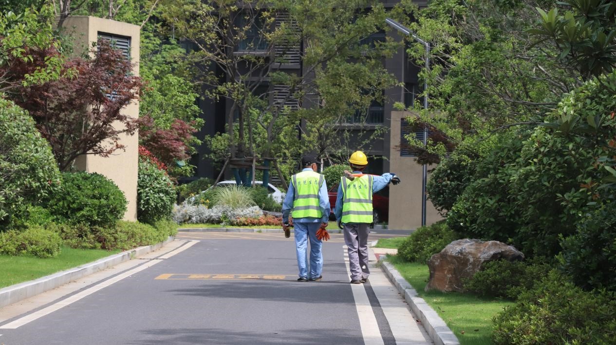 “生涯惬意，，，，服务知足” 葛塘西片区地块包管房交付回访业主这样说