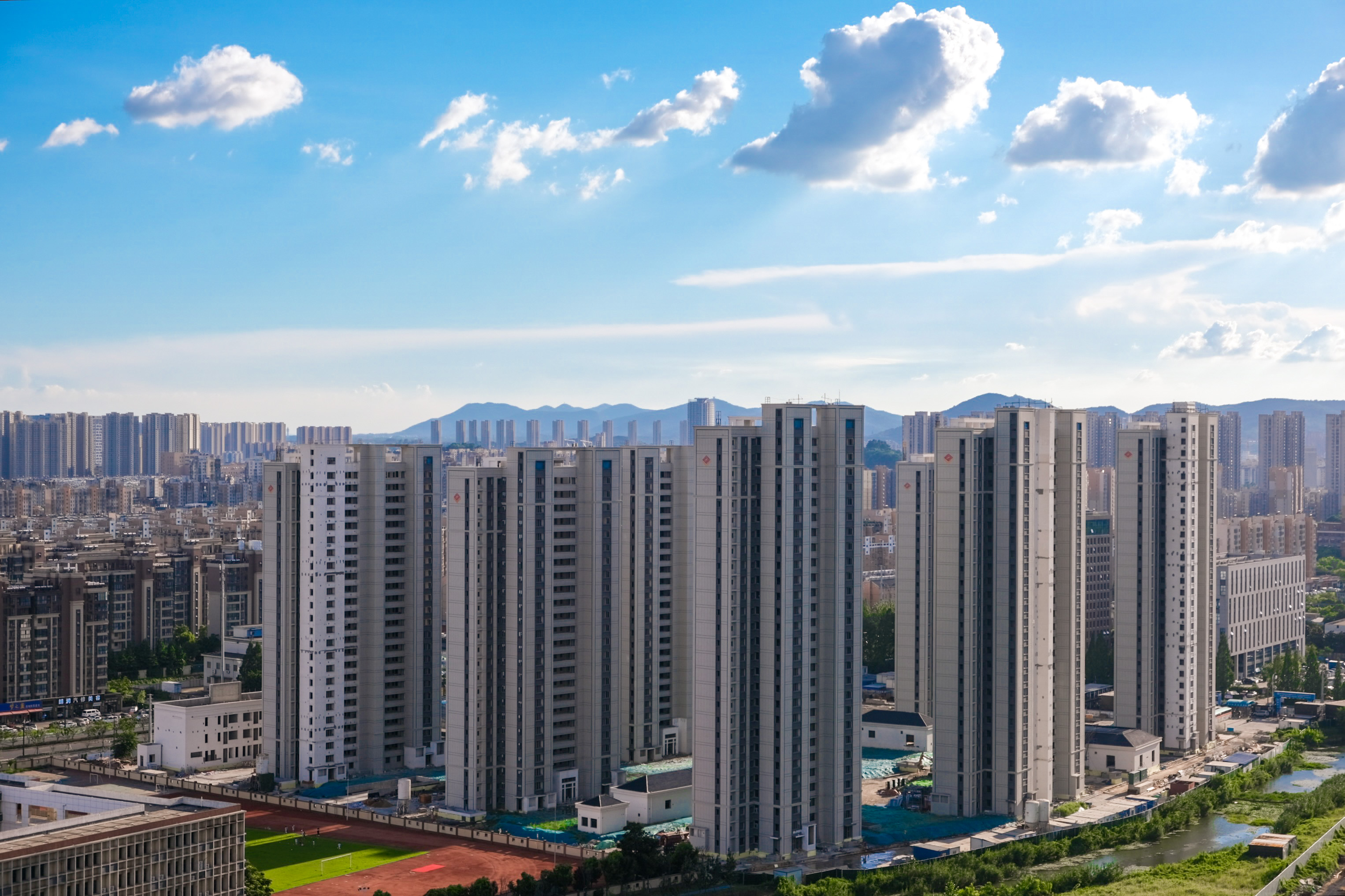 台风过境，，，，这一大波民生项目be like（图说包管房）